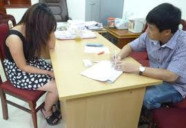 Những cô gái bán dâm nào cao tay có thể lựa chọn cho mình một trường Đại học danh tiếng để tăng tiền đi khách lên cao. Nhưng vấn đề chọn trường còn phụ thuộc vào ngoại hình và sự thông minh của từng cô gái.