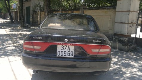 Chủ tịch ủy ban thị trấn sử dụng xe ô tô biển số giả Chủ tịch ủy ban thị trấn sử dụng xe ô tô biển số giả