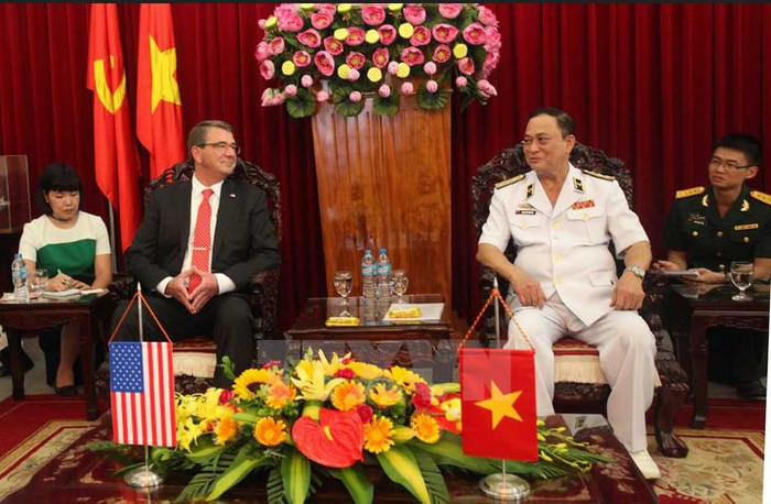 Từ ngày 31 tháng 5 đến ngày 2 tháng 6 năm 2015, Bộ trưởng Quốc phòng Mỹ Ashton B. Carter thăm Việt Nam Từ ngày 31 tháng 5 đến ngày 2 tháng 6 năm 2015, Bộ trưởng Quốc phòng Mỹ Ashton B. Carter thăm Việt Nam