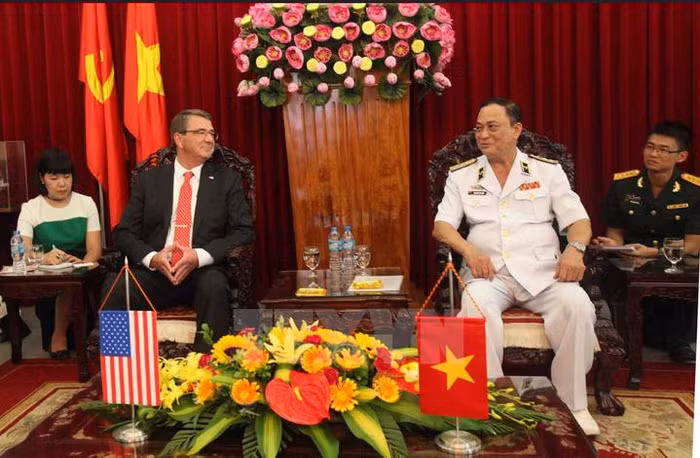 Từ ngày 31 tháng 5 đến ngày 2 tháng 6 năm 2015, Bộ trưởng Quốc phòng Mỹ Ashton B. Carter thăm Việt Nam