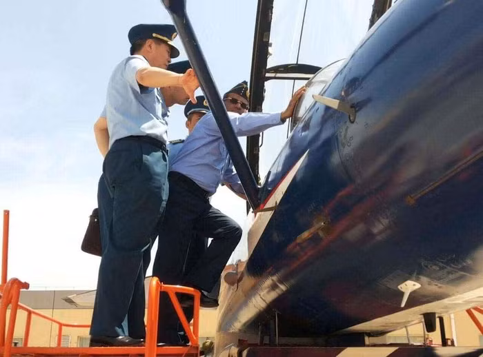 Tham mưu trưởng Không quân Pakistan Sohail Aman thăm quan máy bay Trung Quốc Tham mưu trưởng Không quân Pakistan Sohail Aman thăm quan máy bay Trung Quốc