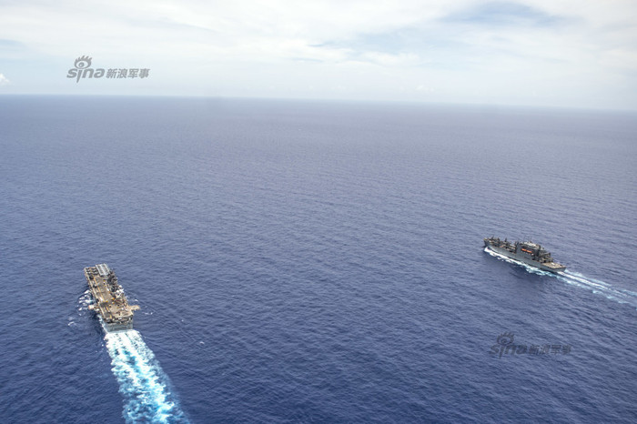 Biên đội tàu tấn công đổ bộ USS Bonhomme Richard LHD-6 và tàu đổ bộ Ashland Mỹ