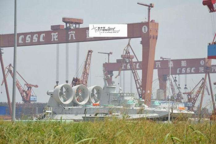 Tàu đổ bộ đệm khí Zubr Trung Quốc mua của Ukraine đã lắp vũ khí. Trung Quốc không trả khoản tiền 11 triệu USD cho Ukraine Tàu đổ bộ đệm khí Zubr Trung Quốc mua của Ukraine đã lắp vũ khí. Trung Quốc không trả khoản tiền 11 triệu USD cho Ukraine