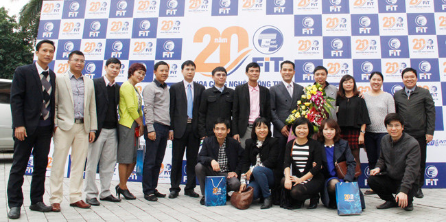 Cán bộ giảng viên Khoa Công nghệ thông tin - Đại học Quốc gia Hà Nội.