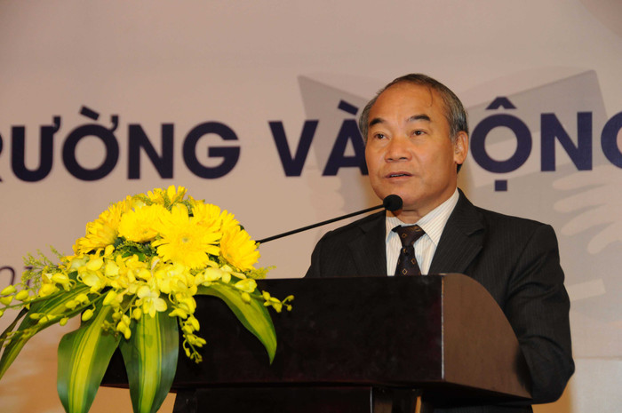 Theo Thứ trưởng Nguyễn Vinh Hiển: Đọc sách để tiếp thu tri thức, rèn luyện kĩ năng, tình cảm và thói quen hữu ích để nuôi dưỡng tâm hồn, hoàn thiện nhân cách, đọc sách để không lạc hậu. Ảnh Khang Nguyễn/Bộ GD&ĐT Theo Thứ trưởng Nguyễn Vinh Hiển: Đọc sách để tiếp thu tri thức, rèn luyện kĩ năng, tình cảm và thói quen hữu ích để nuôi dưỡng tâm hồn, hoàn thiện nhân cách, đọc sách để không lạc hậu. Ảnh Khang Nguyễn/Bộ GD&ĐT
