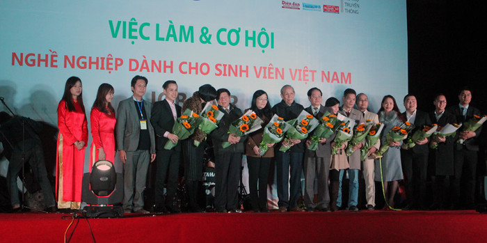 Lãnh đạo Hiệp hội cùng các chuyên gia, các nhà tuyển dụng trong đêm khai mạc sự kiện. Lãnh đạo Hiệp hội cùng các chuyên gia, các nhà tuyển dụng trong đêm khai mạc sự kiện.