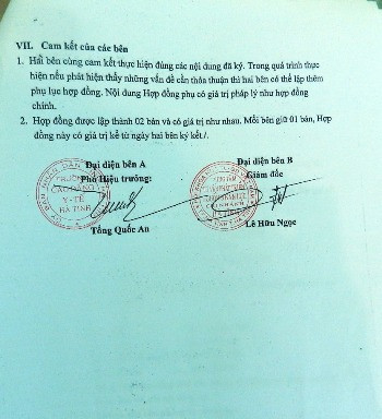 Trong khi ông An nói muốn nắm rõ vấn đề vì sự sai sót trong hợp đồng phải chờ các nhân viên liên quan trả lời nhưng trên thực tế cho thấy các hợp đồng lại do chính ông An ký Trong khi ông An nói muốn nắm rõ vấn đề vì sự sai sót trong hợp đồng phải chờ các nhân viên liên quan trả lời nhưng trên thực tế cho thấy các hợp đồng lại do chính ông An ký