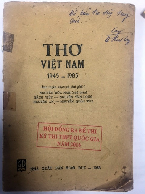 Trang bìa cuốn Thơ Việt Nam 1945-1985. Trang bìa cuốn Thơ Việt Nam 1945-1985.