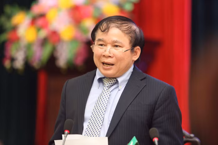 Thứ trưởng Bùi Văn Ga trong buổi họp báo.