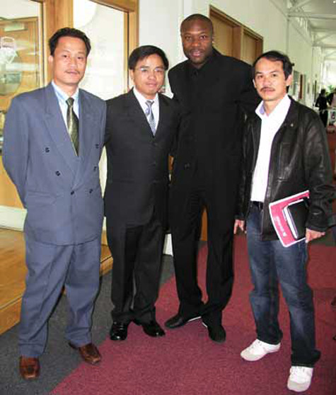 Hoàng Anh Gia Lai (HAGL) trở thành một thương hiệu lớn và nổi tiếng từ nhiều năm qua. Đây chính là tập đoàn (TĐ) kinh tế tư nhân thực hiện nhiều sự kiện đầu tiên ở Việt Nam như: Mua máy bay riêng, mở Học viện Bóng đá, đặt bảng quảng cáo trên Sân vận động Emirates (Vương quốc Anh), phát hành trái phiếu ra thị trường quốc tế,... (Ảnh: Internnet).