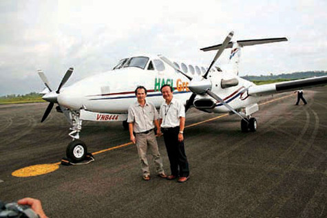 Chiếc máy bay ông Đức mua nhãn hiệu Beechcraft King Air 350, số seri FL-417 do hãng Raytheon Aircraft (Mỹ) sản xuất; động cơ Pratt & Whitney PT 6 - 60 A (Canada). Đây là loại máy bay phản lực cánh quạt hai động cơ loại nhỏ, do hãng Beech Aircraft Corporation Mỹ chế tạo (Ảnh: Internnet).