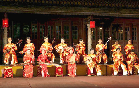 Ngày 7/11/2003, Nhã nhạc - Nhạc Cung đình Việt Nam đã được UNESCO công nhận là kiệt tác phi vật thể và truyền khẩu của nhân loại cùng với 27 kiệt tác khác của Châu Á (10); Châu Mỹ La tinh, vùng Caribê (6); Châu Âu (4); Châu Phi (2); vùng Trung Đông (3), Đa quốc gia (2) (Ảnh: Internet). Ngày 7/11/2003, Nhã nhạc - Nhạc Cung đình Việt Nam đã được UNESCO công nhận là kiệt tác phi vật thể và truyền khẩu của nhân loại cùng với 27 kiệt tác khác của Châu Á (10); Châu Mỹ La tinh, vùng Caribê (6); Châu Âu (4); Châu Phi (2); vùng Trung Đông (3), Đa quốc gia (2) (Ảnh: Internet).