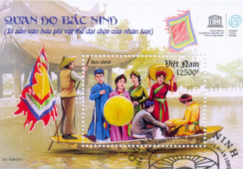 Quan họ luôn được thực hành trong các hoạt động văn hóa, xã hội của cộng đồng, được cộng đồng hai tỉnh Bắc Ninh và Bắc Giang lưu giữ, trao truyền từ nhiều thế hệ và trở thành bản sắc của địa phương và lan tỏa trở thành không gian văn hóa đặc thù (Ảnh: Internet). Quan họ luôn được thực hành trong các hoạt động văn hóa, xã hội của cộng đồng, được cộng đồng hai tỉnh Bắc Ninh và Bắc Giang lưu giữ, trao truyền từ nhiều thế hệ và trở thành bản sắc của địa phương và lan tỏa trở thành không gian văn hóa đặc thù (Ảnh: Internet).