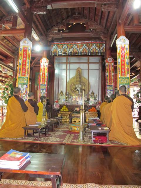 Nơi Tịnh Thất nhỏ bé này có tới 80 sư cô rất giỏi tiếng Phạn và tiếng Anh. Nơi Tịnh Thất nhỏ bé này có tới 80 sư cô rất giỏi tiếng Phạn và tiếng Anh.