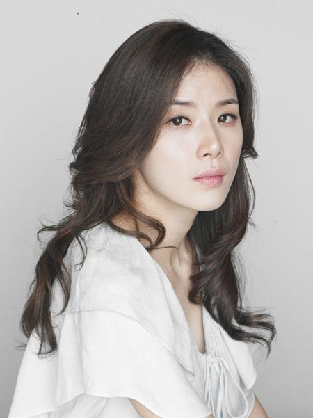 Dù đã từng phẫu thuật hay chưa thì hiện tại Lee Bo Young vẫn sở hữu một nét đẹp thùy mị đến mê muội. Nhờ vể đẹp này, cô có được nhiều vai diễn tốt trong các bộ phim truyền hình và điện ảnh. Xem thêm: Sao Hàn nào mặc xấu nhất nửa đầu 2012? Dù đã từng phẫu thuật hay chưa thì hiện tại Lee Bo Young vẫn sở hữu một nét đẹp thùy mị đến mê muội. Nhờ vể đẹp này, cô có được nhiều vai diễn tốt trong các bộ phim truyền hình và điện ảnh. Xem thêm: Sao Hàn nào mặc xấu nhất nửa đầu 2012?