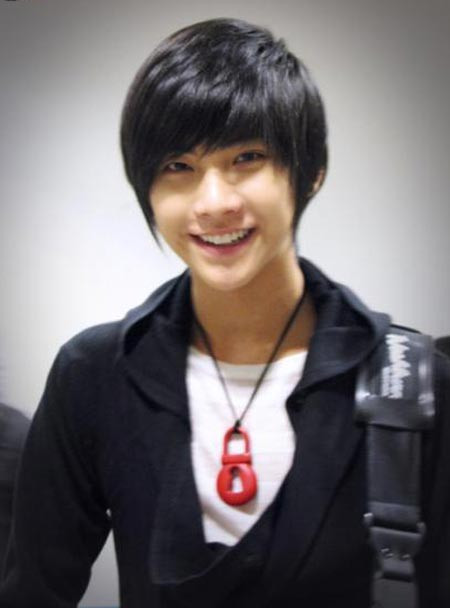Song Seung Hyun (FT Island) Ngáy sinh: 21/08/1992 Xem thêm: Sao Hàn nào mặc xấu nhất nửa đầu 2012? Song Seung Hyun (FT Island) Ngáy sinh: 21/08/1992 Xem thêm: Sao Hàn nào mặc xấu nhất nửa đầu 2012?