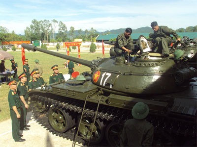 Lữ đoàn 215 thực hành nội dung thi hoạt động ngày kỹ thuật. Lữ đoàn 215 thực hành nội dung thi hoạt động ngày kỹ thuật.