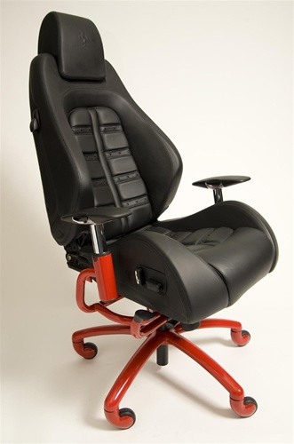 Thay đổi chiếc ghế ngồi: Nếu có thể, bạn hãy thay chiếc ghế quen thuộc của mình bằng một quả bóng ngồi vững chãi- bởi nó sẽ đòi hỏi bạn phải vận hành đến các khối cơ quan trọng để ngồi trên đó, giúp đốt cháy calo khá hiệu quả. Ngoài ra, một chiếc ghế xích đu cũng có thể đốt cháy của bạn 150 calo mỗi giờ. Xem thêm: Những lợi ích bất ngờ của quả lựu đối với sức khỏe