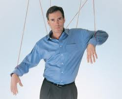 Động đậy thân mình: Nhịp chân, gõ bút lên bàn… những hành động tưởng như rất nhỏ nhưng mang lại khá nhiều hiệu quả. Bạn có thể thực hiện động tác động đậy này từ 3- 5 phút mỗi lần và mỗi ngày có thể thực hiện từ 8- 10 lần. Xem thêm: Những lợi ích bất ngờ của quả lựu đối với sức khỏe