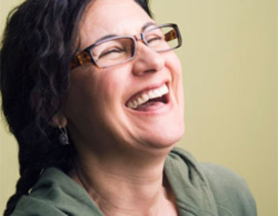 Một tiếng kêu thét thật sự khiến cho nhịp tim của bạn có thể tăng lên từ 10- 20%, từ đó quá trình trao đổi chất của cơ thể cũng tăng lên. Điều đó có nghĩa rằng bạn vẫn tiếp tục đốt cháy calo ngay cả khi bạn không còn cười nữa. Xem thêm: Những lợi ích bất ngờ của quả lựu đối với sức khỏe