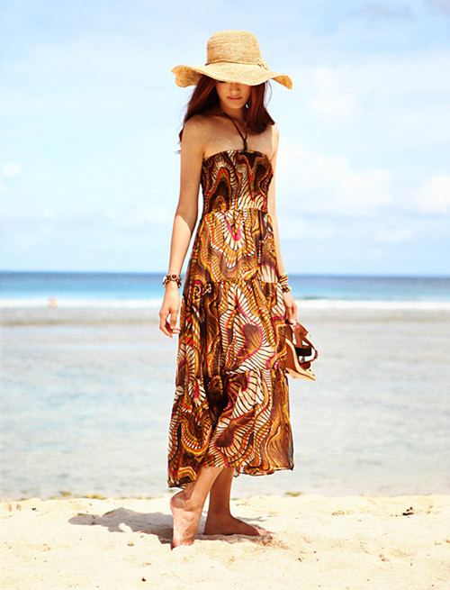 Váy voan nữ tính với những họa tiết mang sắc màu của nắng. Xem thêm:Che chân vòng kiềng với váy áo hè cực xinh Váy voan nữ tính với những họa tiết mang sắc màu của nắng. Xem thêm:Che chân vòng kiềng với váy áo hè cực xinh