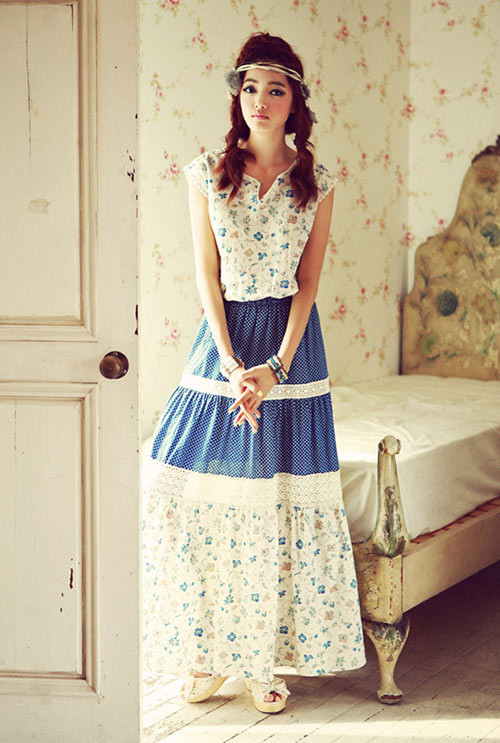 Và cũng thật thơ mộng với những bông hoa nhỏ xinh, đủ biến bạn thành một cô gái thảo nguyên. Xem thêm:Che chân vòng kiềng với váy áo hè cực xinh Và cũng thật thơ mộng với những bông hoa nhỏ xinh, đủ biến bạn thành một cô gái thảo nguyên. Xem thêm:Che chân vòng kiềng với váy áo hè cực xinh