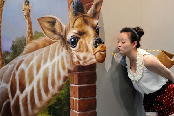 Rất nhiều du khách đã tới để tận hưởng không gian 3D cực "ảo" của bảo tàng. Rất nhiều du khách đã tới để tận hưởng không gian 3D cực "ảo" của bảo tàng.