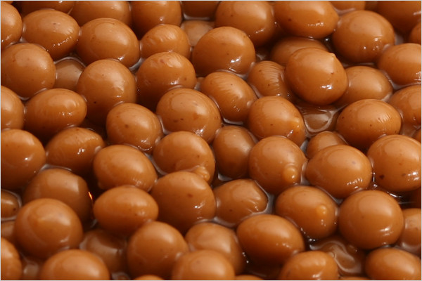 Đậu: Đậu lăng, đậu nhỏ, đậu khô, đậu tằm,… tuy cung cấp một lượng khá lớn các chất dinh dưỡng nhưng lại không tốt cho những bạn muốn một vòng bụng “mi nhon”.