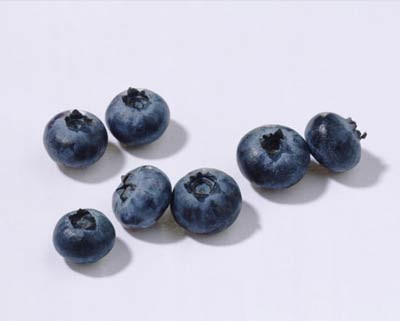 Quả việt quất: Thường xuyên uống rượu bia có thể khiến nam giới chống lão hóa. Là nguồn cung cấp dồi dào chất bioflavonoids, quả việt quất có tác dụng hỗ trợ lưu thông và ngăn ngừa vỡ mạch máu. Bạn hãy để một rổ nhỏ trái việt quất trên bàn và ăn chúng hàng ngày, hoặc ăn kèm với bột để bổ sung protein giúp bạn ăn ngon miệng hơn. Quả việt quất: Thường xuyên uống rượu bia có thể khiến nam giới chống lão hóa. Là nguồn cung cấp dồi dào chất bioflavonoids, quả việt quất có tác dụng hỗ trợ lưu thông và ngăn ngừa vỡ mạch máu. Bạn hãy để một rổ nhỏ trái việt quất trên bàn và ăn chúng hàng ngày, hoặc ăn kèm với bột để bổ sung protein giúp bạn ăn ngon miệng hơn.