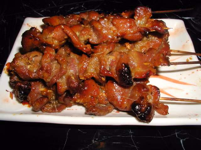 Thịt nướng: Món thịt nướng vừa thơm lại ngon, cách chế biến không cầu kì, nhưng ăn nhiều thịt nướng lại có thể có hại cho sức khỏe của bạn.