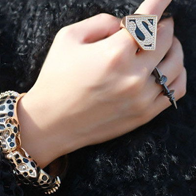 Xem thêm: Tự tạo style với gam màu trắng thanh lịch, cuốn hút