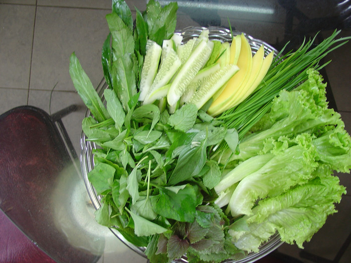 Các loại rau thơm còn giúp chúng ta có được một số “kháng sinh” thực vật tạo sức đề kháng cho cơ thể. Đặc biệt là một số enzyme có trong tuyến nước bọt giúp bảo vệ men răng cho hàm răng trắng đẹp. Các loại rau thơm còn giúp chúng ta có được một số “kháng sinh” thực vật tạo sức đề kháng cho cơ thể. Đặc biệt là một số enzyme có trong tuyến nước bọt giúp bảo vệ men răng cho hàm răng trắng đẹp.