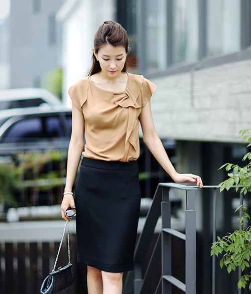 Xem thêm:Váy xẻ tà - "công cụ" đắc lực giúp Sao khoe dáng chuẩn, chân thon Xem thêm:Váy xẻ tà - "công cụ" đắc lực giúp Sao khoe dáng chuẩn, chân thon