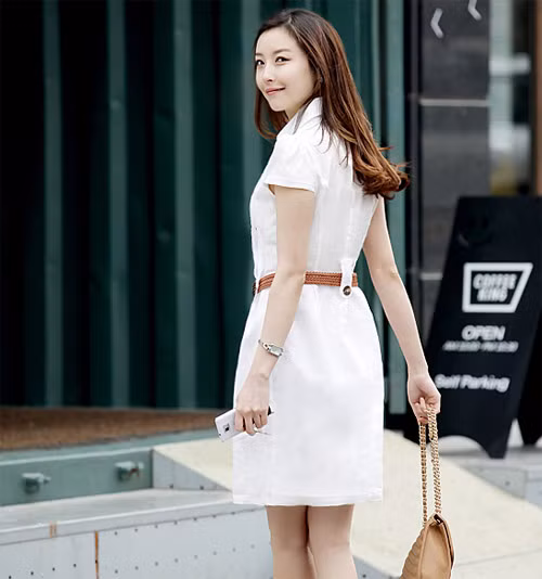 Xem thêm:Váy xẻ tà - "công cụ" đắc lực giúp Sao khoe dáng chuẩn, chân thon