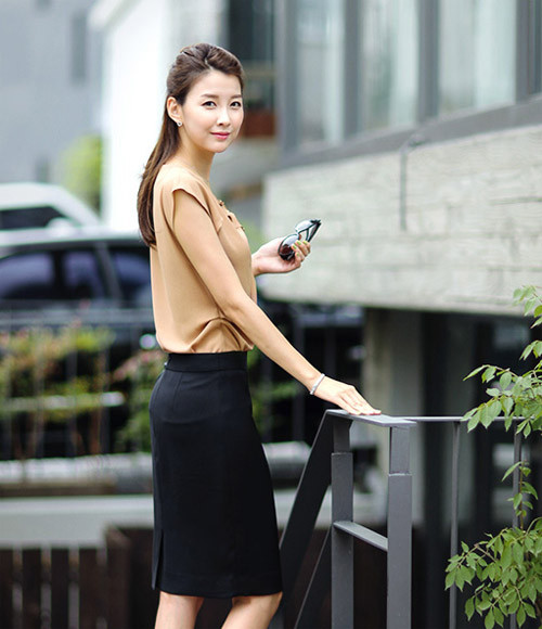 Xem thêm:Váy xẻ tà - "công cụ" đắc lực giúp Sao khoe dáng chuẩn, chân thon Xem thêm:Váy xẻ tà - "công cụ" đắc lực giúp Sao khoe dáng chuẩn, chân thon
