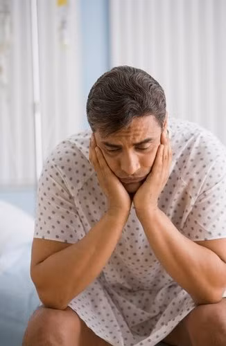 Cảnh báo nhầm lẫn: Tiểu nhiều hoặc tiểu buốt thường là dấu hiệu của nhiễm trùng. Xét nghiệm: Nội soi qua dương vật để kiểm tra bàng quang và xét nghiệm nước tiểu để phát hiện tế bào ung thư. Xem thêm:Những thực phẩm không thể "kết đôi" cùng thịt lợn Cảnh báo nhầm lẫn: Tiểu nhiều hoặc tiểu buốt thường là dấu hiệu của nhiễm trùng. Xét nghiệm: Nội soi qua dương vật để kiểm tra bàng quang và xét nghiệm nước tiểu để phát hiện tế bào ung thư. Xem thêm:Những thực phẩm không thể "kết đôi" cùng thịt lợn