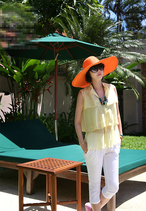 Xem thêm: Style đi biển cho cô nàng có vòng 1 khiêm tốn