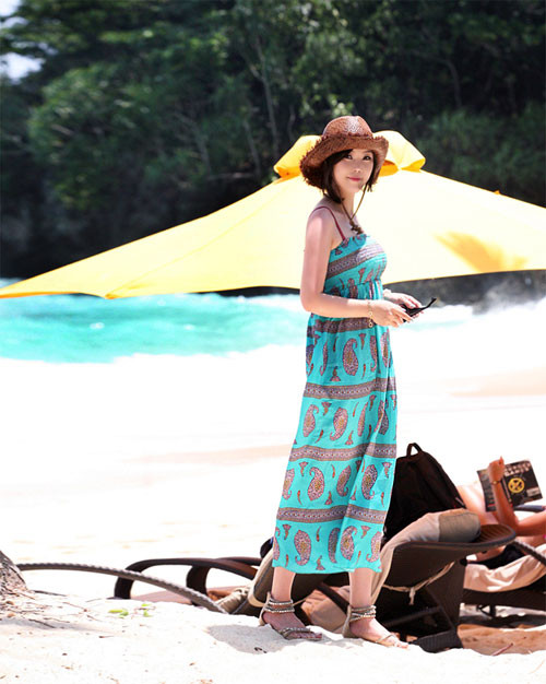 Xem thêm: Style đi biển cho cô nàng có vòng 1 khiêm tốn