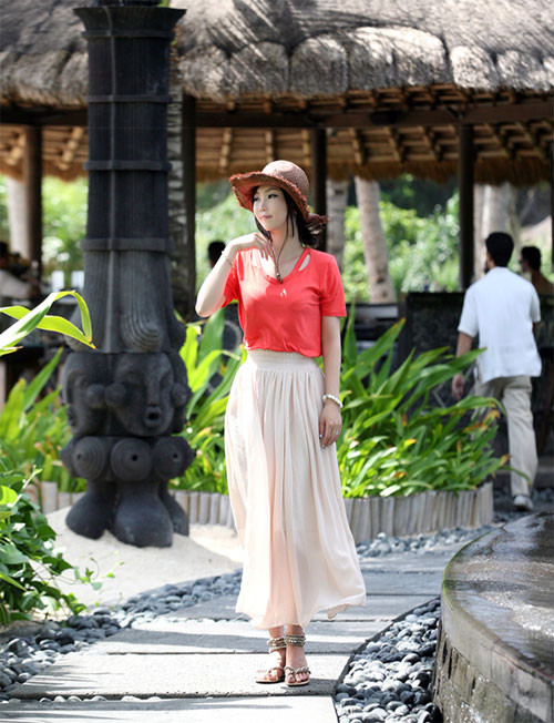 Xem thêm: Style đi biển cho cô nàng có vòng 1 khiêm tốn