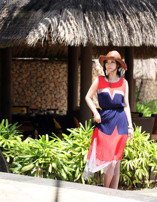 Xem thêm: Style đi biển cho cô nàng có vòng 1 khiêm tốn