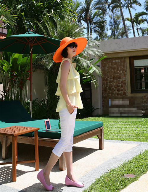 Xem thêm: Style đi biển cho cô nàng có vòng 1 khiêm tốn