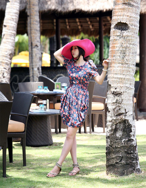 Xem thêm: Style đi biển cho cô nàng có vòng 1 khiêm tốn