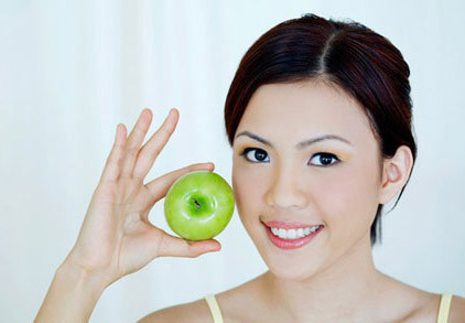 Lượng calo: Tùy thuộc vào việc bạn muốn giảm cân, duy trì cân nặng hiện tại hay tăng cân, bạn cần phải làm phép toán giữa lượng calo hấp thụ vào cơ thể với lượng calo cơ thể tiêu thụ. Hãy sử dụng các ứng dụng công nghệ để tính toán lượng calo chính xác. Lượng calo: Tùy thuộc vào việc bạn muốn giảm cân, duy trì cân nặng hiện tại hay tăng cân, bạn cần phải làm phép toán giữa lượng calo hấp thụ vào cơ thể với lượng calo cơ thể tiêu thụ. Hãy sử dụng các ứng dụng công nghệ để tính toán lượng calo chính xác.