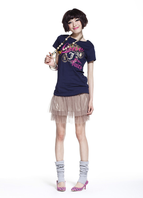 Xem thêm: "Nhức mắt" với trang phục khoe thân của Can Lộ Lộ Xem thêm: "Nhức mắt" với trang phục khoe thân của Can Lộ Lộ