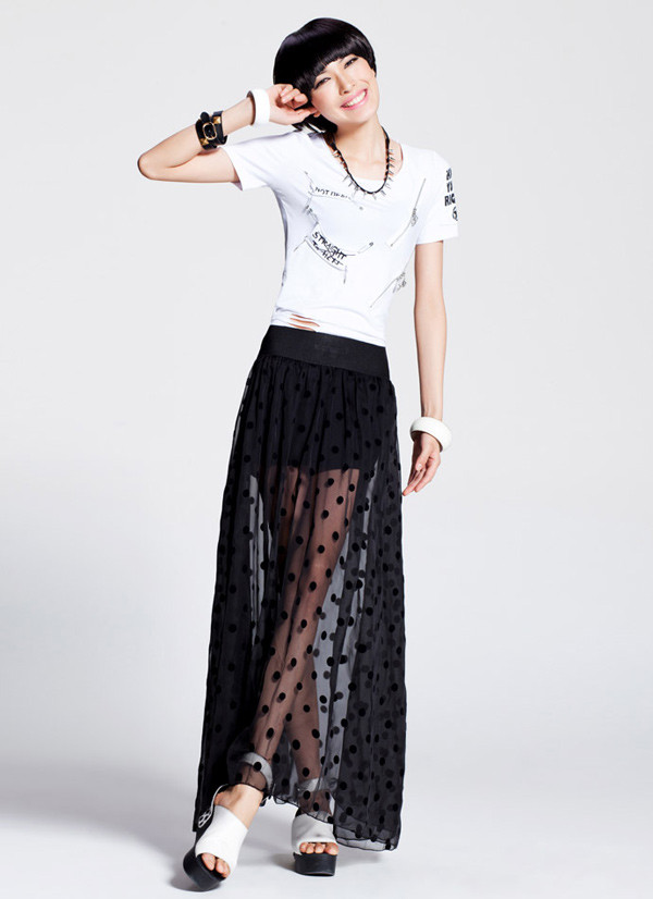 Xem thêm: "Nhức mắt" với trang phục khoe thân của Can Lộ Lộ Xem thêm: "Nhức mắt" với trang phục khoe thân của Can Lộ Lộ