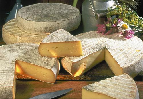 Sữa và phô mai: Các sản phẩm sữa và phô mai có ảnh hưởng đến nhóm người có bằng quang hoạt động quá mức, đặc biệt là nhóm sữa nhiều mỡ, kem, pho mát, kem chua, hoặc pho mát để quá lâu. Tốt nhất là nên tránh xa nhóm thực phẩm này. Sữa và phô mai: Các sản phẩm sữa và phô mai có ảnh hưởng đến nhóm người có bằng quang hoạt động quá mức, đặc biệt là nhóm sữa nhiều mỡ, kem, pho mát, kem chua, hoặc pho mát để quá lâu. Tốt nhất là nên tránh xa nhóm thực phẩm này.