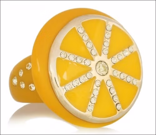 Chiếc nhẫn hình trái cam, hình ngôi sao tựa như miếng pho mát ngọt ngào. Xem thêm: Phụ kiện làm đẹp Mango Xuân- Hè 2012 Chiếc nhẫn hình trái cam, hình ngôi sao tựa như miếng pho mát ngọt ngào. Xem thêm: Phụ kiện làm đẹp Mango Xuân- Hè 2012