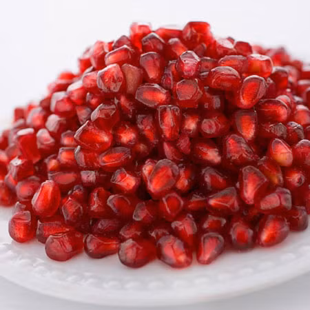 Phòng chống xơ vữa động mạch: Nước quả lựu được biết là có nhiều tính năng tốt cho sức khỏe. Các chất chống oxy hóa trong quả lựu từng được chứng minh có tác dụng ngăn ngừa bệnh ung thư tuyến tiền liệt, bệnh Alzheimer. Các nhà nghiên cứu cho biết, quả lựu còn giúp chống bệnh xơ vữa động mạch do các động mạch bị bít kín. Xem thêm:Điểm danh một số "thần dược" chống say nắng mùa hè