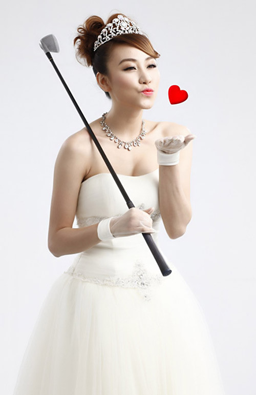 Xem thêm:Tóc búi yêu kiều cho cô dâu tóc ngắn