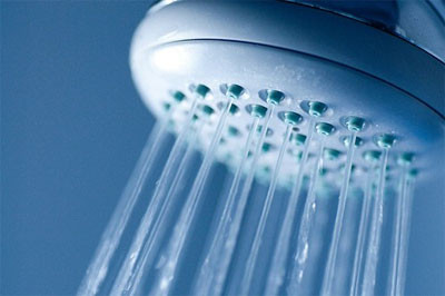 Làm mát: Các nhà nghiên cứu đưa ra lời khuyên dùng sự thay đổi nhiệt độ khắc nghiệt để phục hồi cơ bắp bị tổn thương, giảm sưng và thải axit lactic. Hãy thử năm phút chạy bộ hoặc tập kéo dãn, sáu phút với hành động xen kẽ tắm vòi sen nóng (37-43˚C) và tắm bồn nước đá, sáu phút đi xe đạp, đi bộ hoặc kéo dãn ở cường độ thấp và kết thúc với việc tắm bồn đá lạnh năm phút. Làm mát: Các nhà nghiên cứu đưa ra lời khuyên dùng sự thay đổi nhiệt độ khắc nghiệt để phục hồi cơ bắp bị tổn thương, giảm sưng và thải axit lactic. Hãy thử năm phút chạy bộ hoặc tập kéo dãn, sáu phút với hành động xen kẽ tắm vòi sen nóng (37-43˚C) và tắm bồn nước đá, sáu phút đi xe đạp, đi bộ hoặc kéo dãn ở cường độ thấp và kết thúc với việc tắm bồn đá lạnh năm phút.